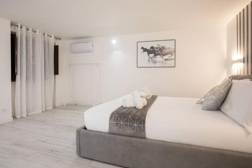Unforgettable Split Level Jacuzzi Suite Navona - Top Collection Рим Экстерьер фото