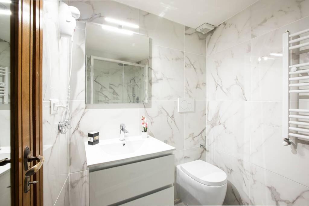 Unforgettable Split Level Jacuzzi Suite Navona - Top Collection Рим Экстерьер фото